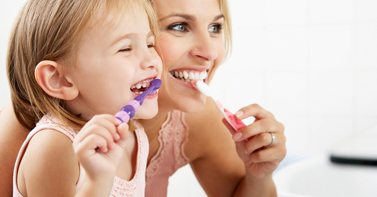 Резултат слика за Pravilno pranje zuba i oralna higijena kod trudnica i dece